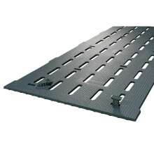 Stallmatta med l�ngsg�ende h�ligheter