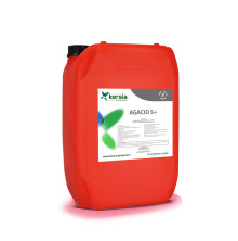 R�d dunk 20 liter Agacid 5+ fr�n Kersia, surt reng�ringsmedel f�r stall och lantbruk.