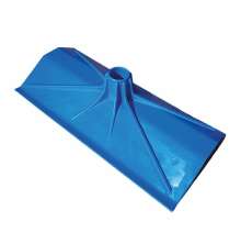 Bl� g�dselskrapa i plast med gummilist, f�r effektiv reng�ring av stallg�ngar och ladug�rd inom lantbruk