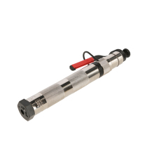 Blitz bultpistol i metallutf�rande med greppv�nlig yta och r�d s�kerhetssp�rr, anv�nds f�r bed�vning av n�tkreatur vid slakt och avlivning.