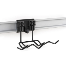 Toolflex sopsetsh�llare monterad p� Toolflex One-skena i aluminium, svart h�llare med krok f�r upph�ngning av sopborste och skyffel.