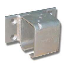 N�rbild p� v�ggmonterad konsol i f�rzinkat st�l, modell 9/301S fr�n Henderson, med svetsad bakplatta och f�rborrade monteringsh�l f�r skena 301.